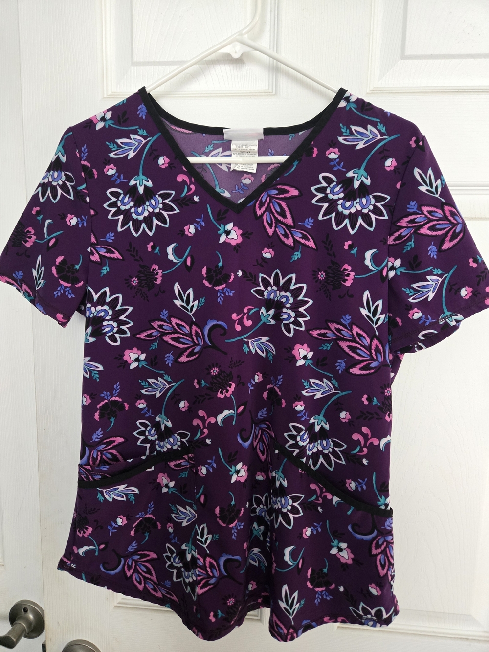 Scrubstar Small Women’s Purple Floral V-Neck Top by